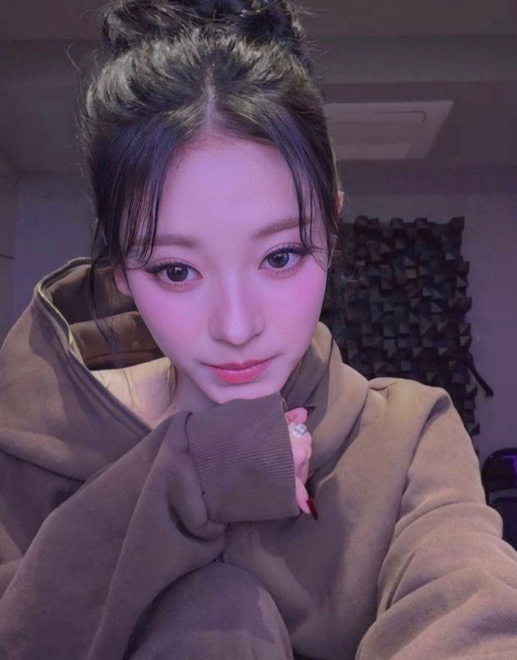 MEOVV (미야오) 안나