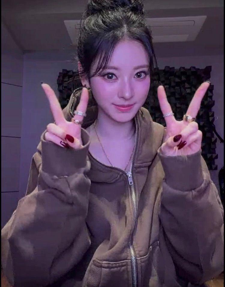 MEOVV (미야오) 안나