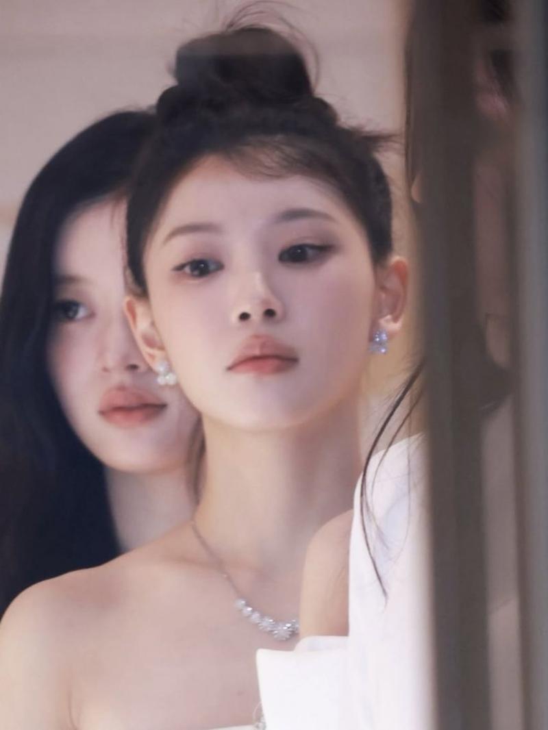 아일릿 (ILLIT) 모카