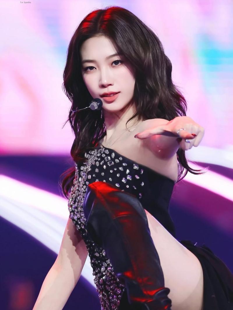 LE SSERAFIM (르세라핌) 카즈하
