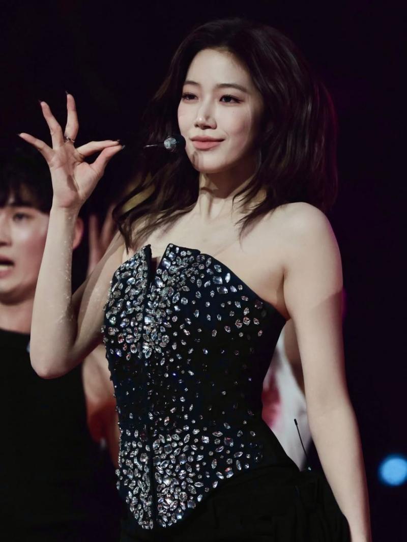 LE SSERAFIM (르세라핌) 카즈하