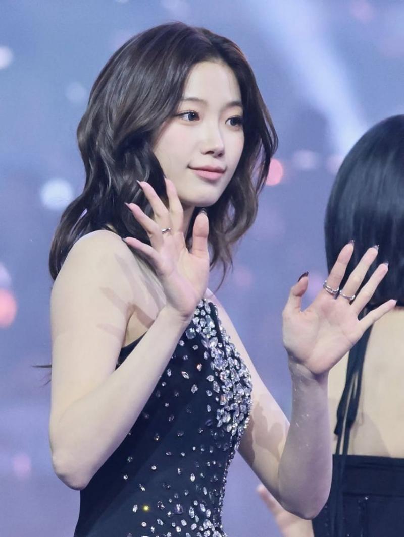 LE SSERAFIM (르세라핌) 카즈하