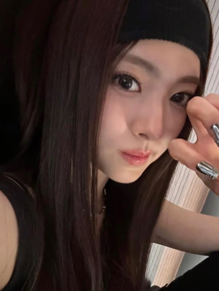 MEOVV (미야오) 안나