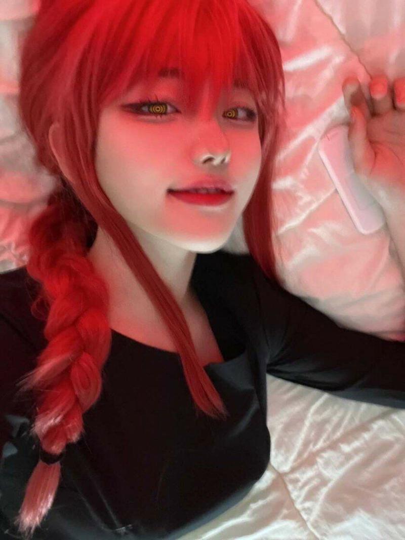 QWER 히나 체인소맨 마키마 코스플레이