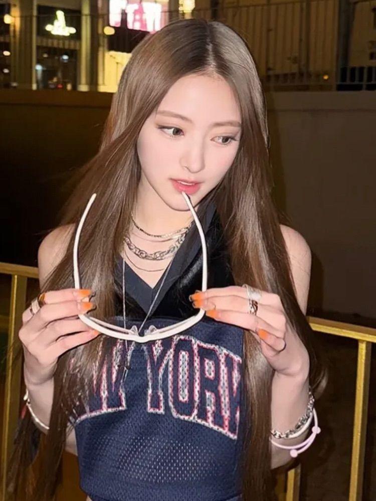 MEOVV (미야오) 안나