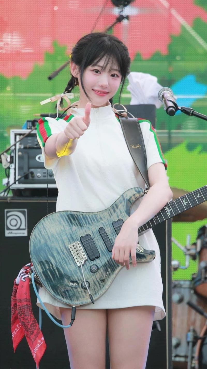 QWER 히나