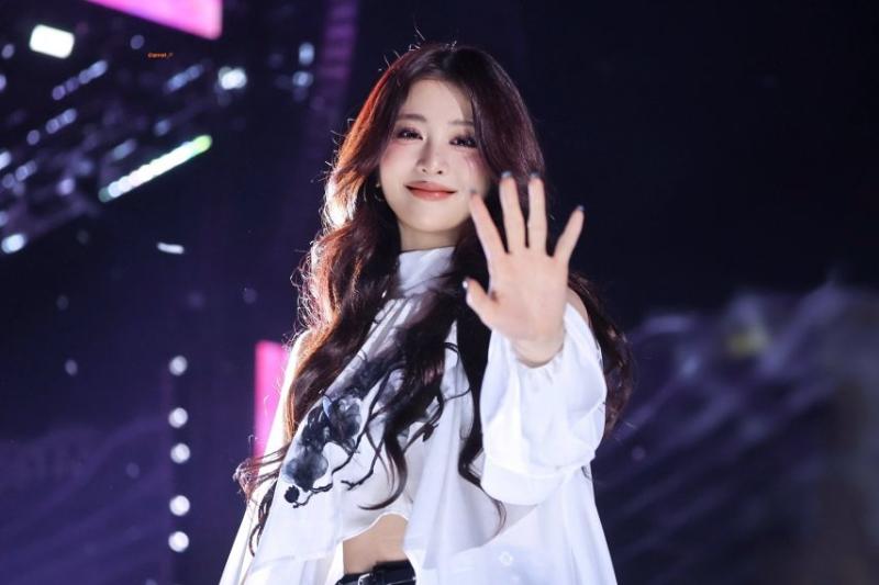 르세라핌 윤진