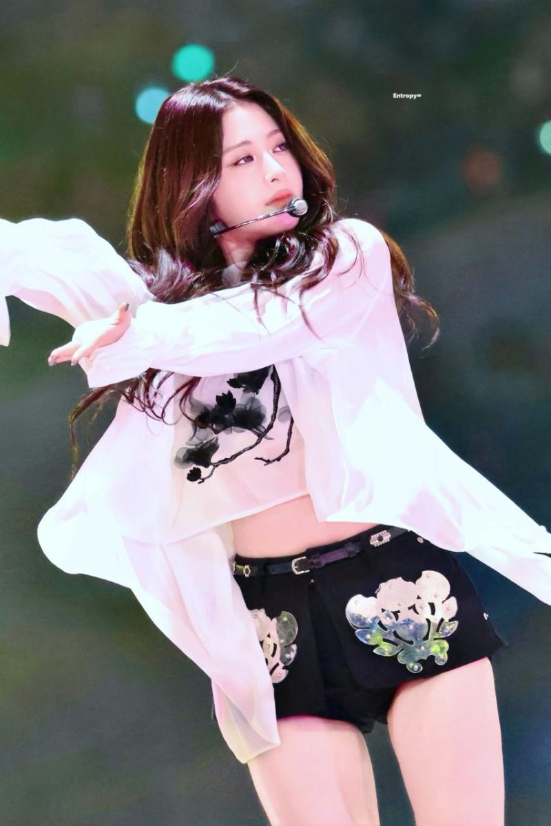 르세라핌 윤진