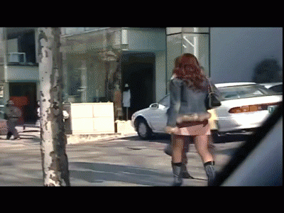 조수석 민폐녀들.gif