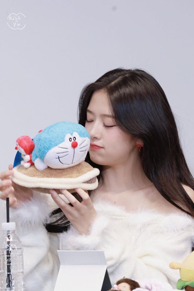 아이브 안유진