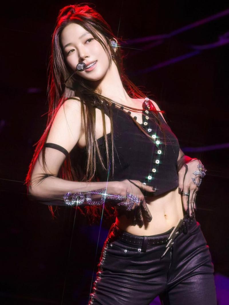 LE SSERAFIM (르세라핌) 카즈하