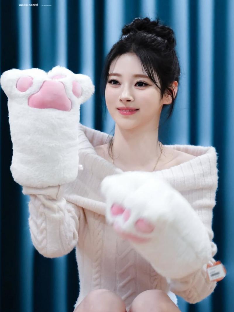 MEOVV (미야오) 안나