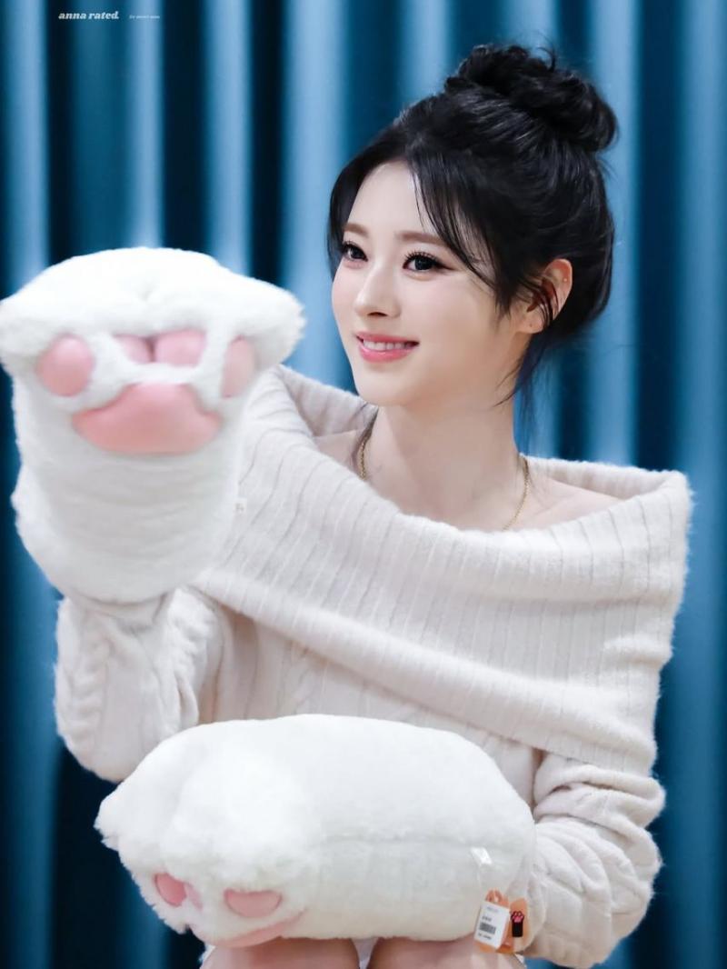 MEOVV (미야오) 안나