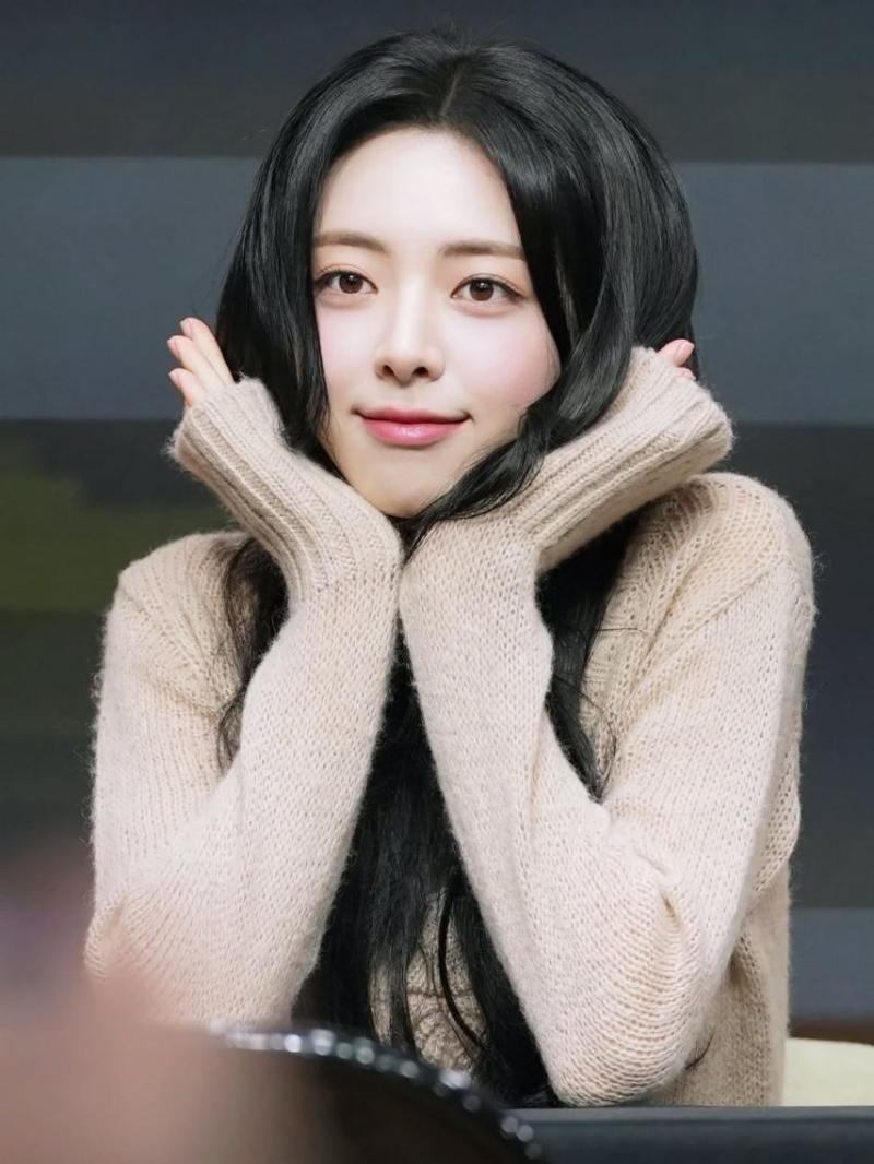 ITZY (있지) 유나