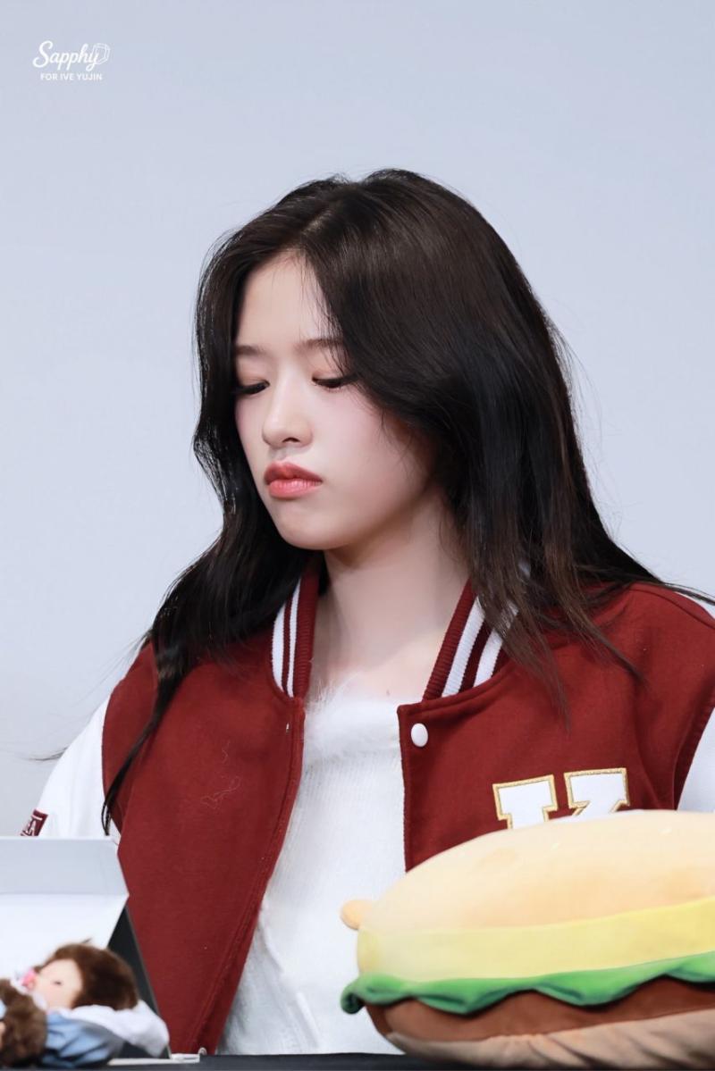 아이브 안유진