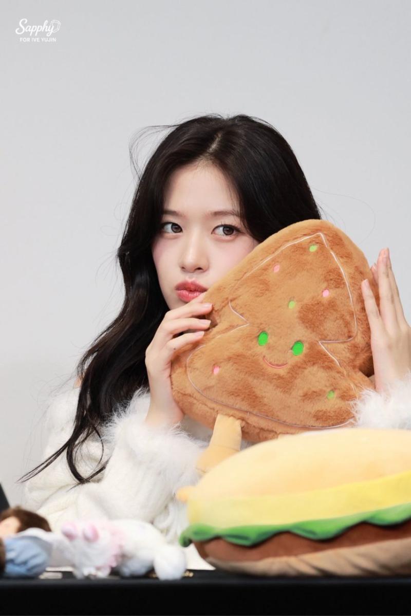 아이브 안유진