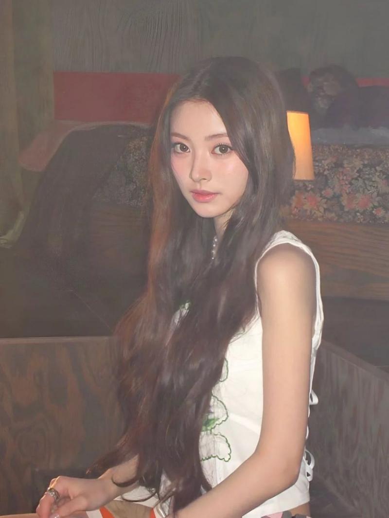 MEOVV (미야오) 안나