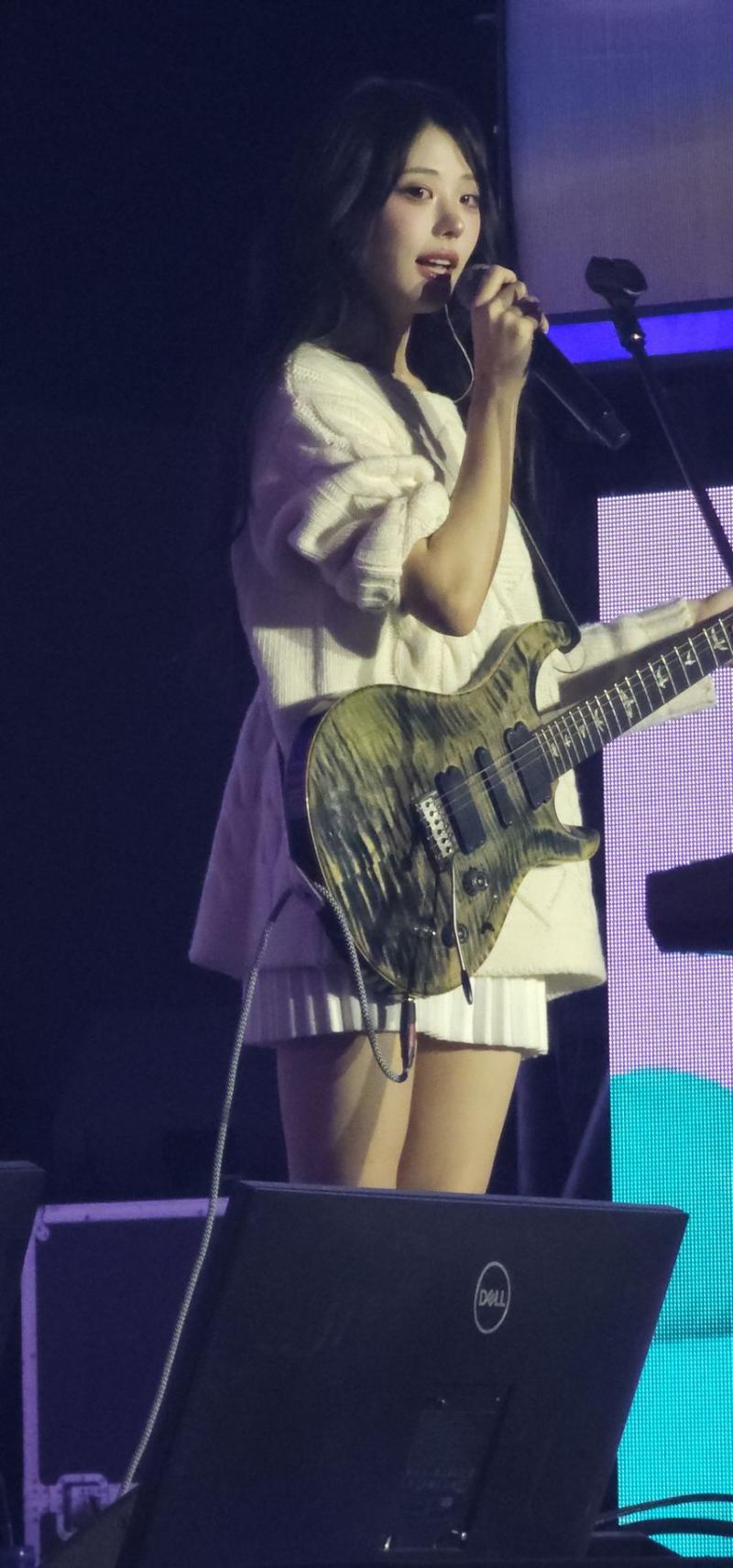 QWER 히나