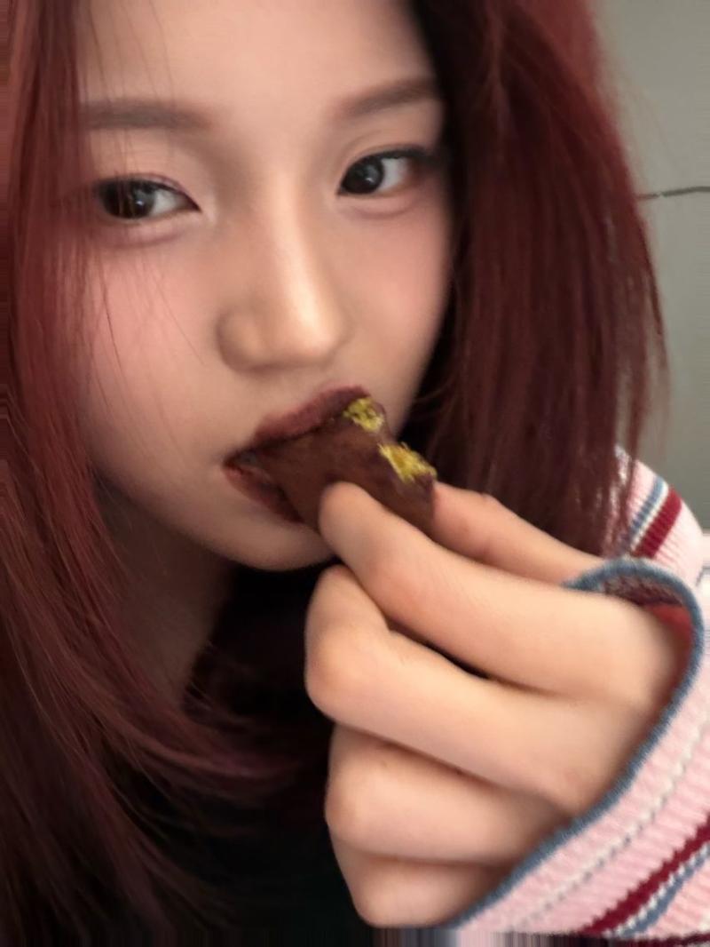 은하 신비 엄지 VIVIZ비비지/ 엄지 인별