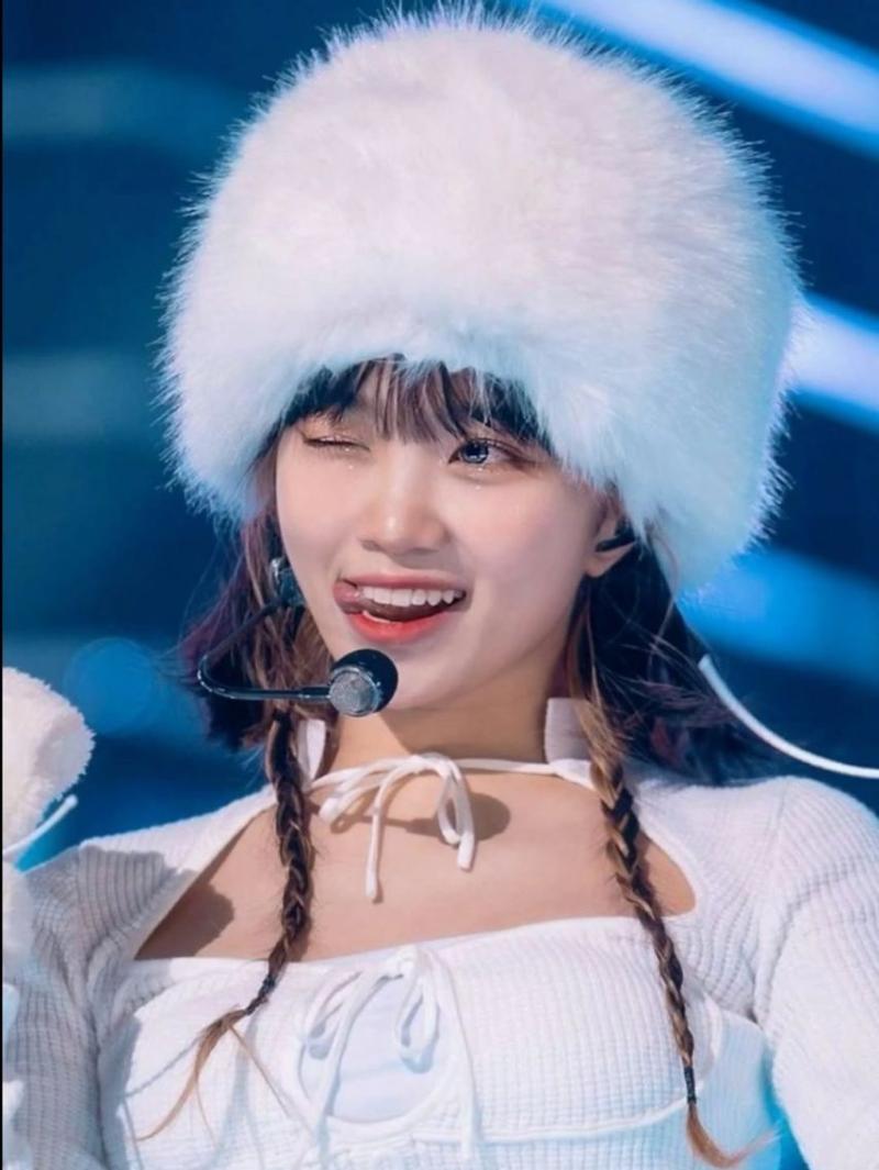 LE SSERAFIM (르세라핌) 김채원