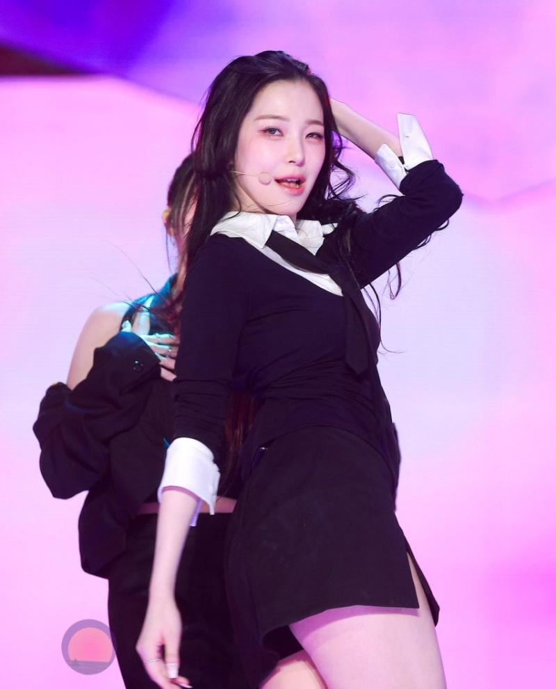프로미스나인 백지헌