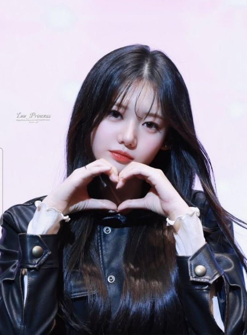 베이비몬스터 로라