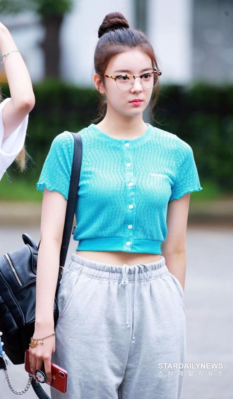 ITZY-리아