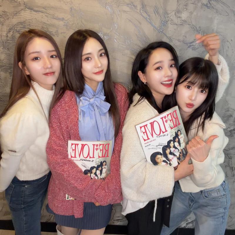 에이핑크 초롱,보미 (S.E.S 바다,유진)