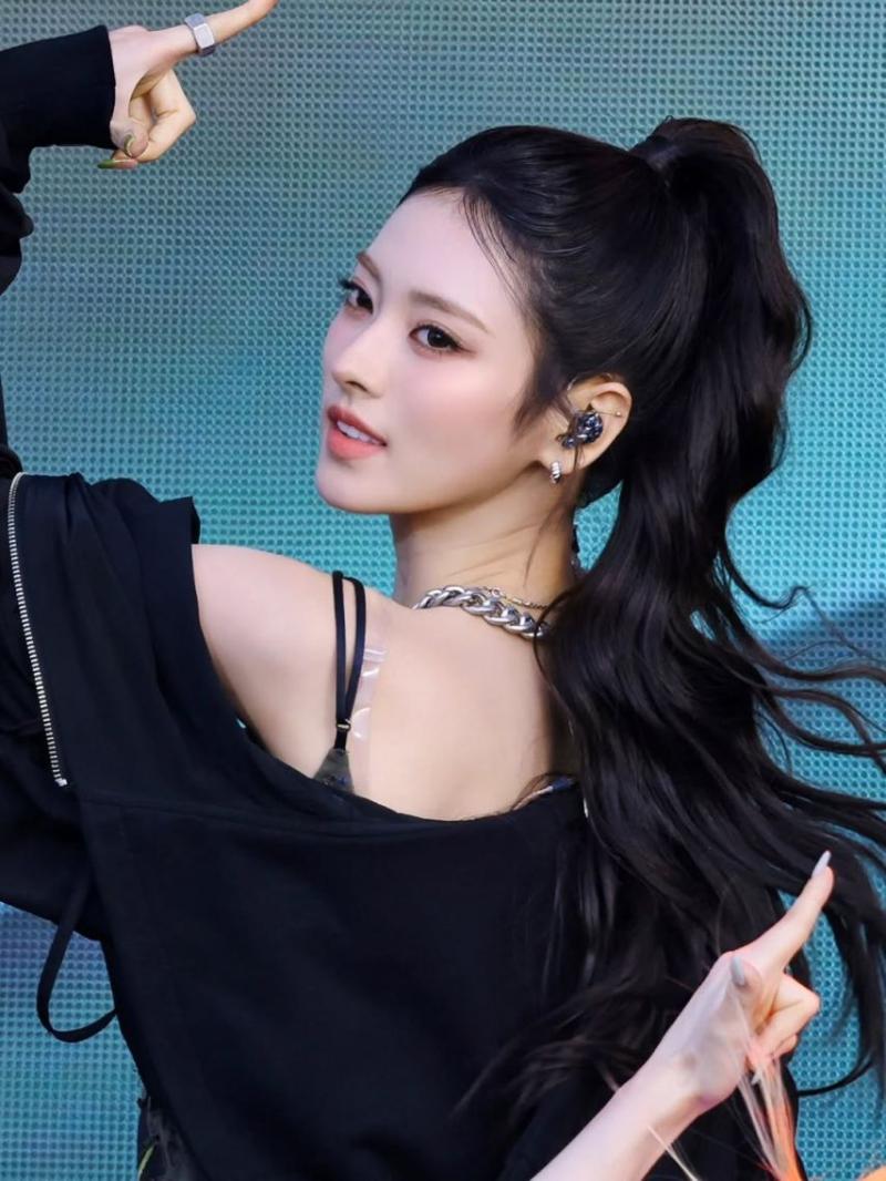 MEOVV (미야오) 안나