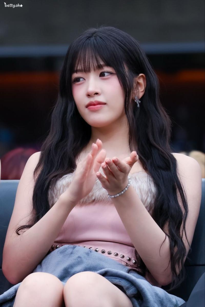 아이브 안유진