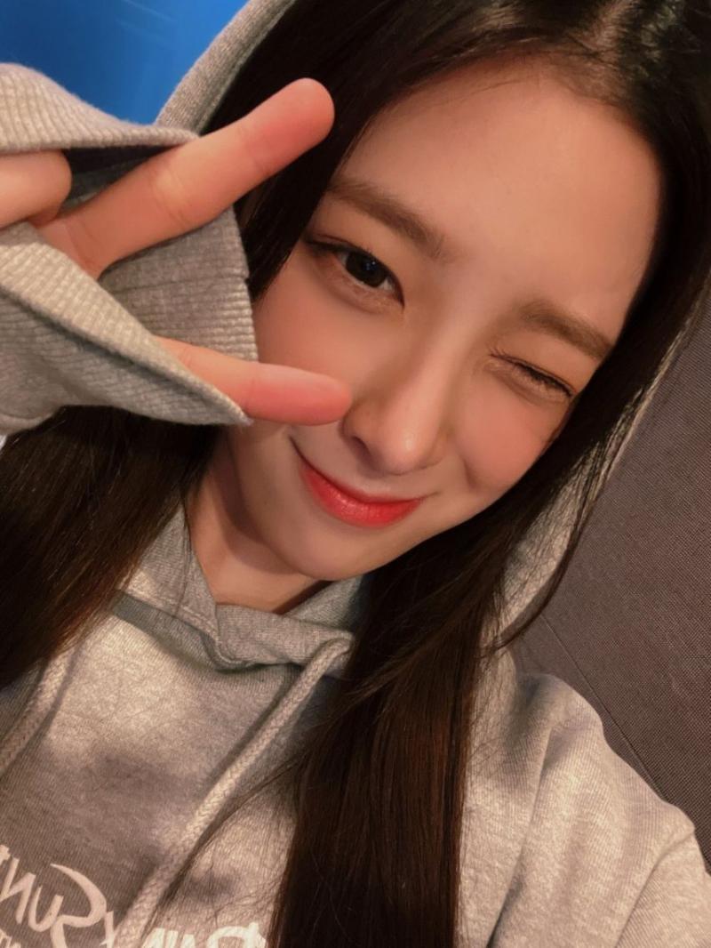 로켓펀치 윤경