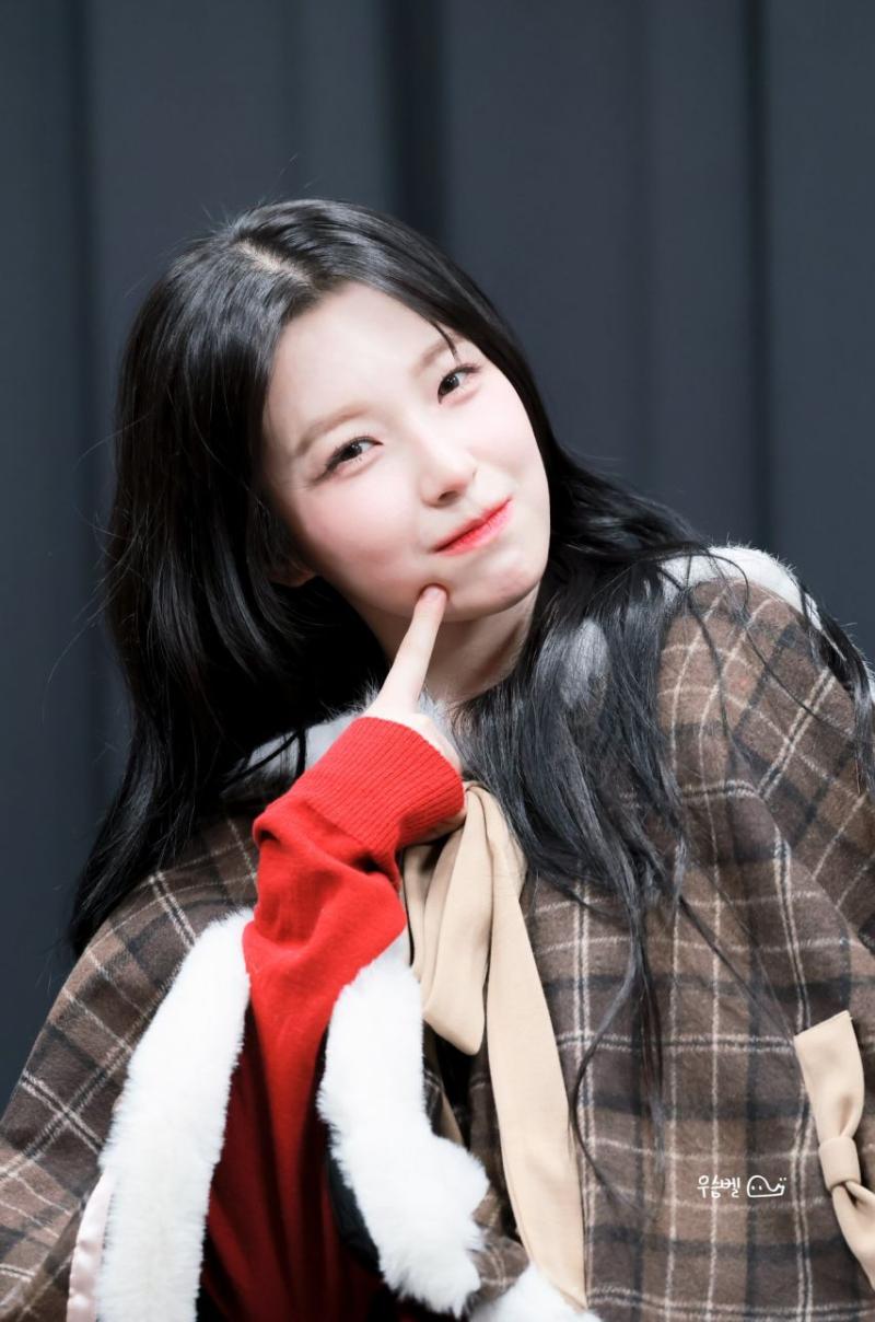 프로미스나인 백지헌