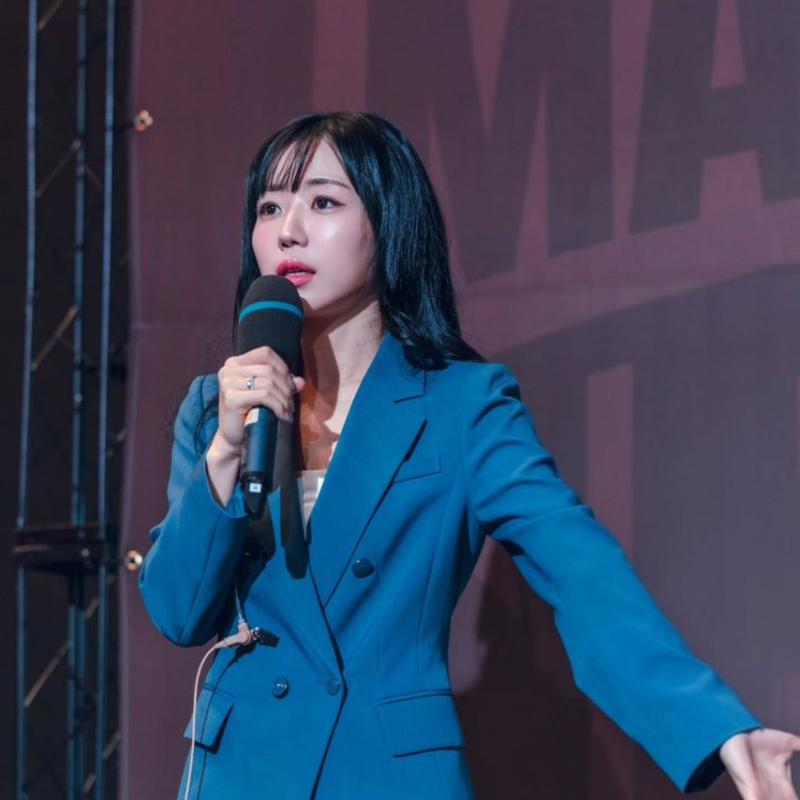 천시아 캐스터