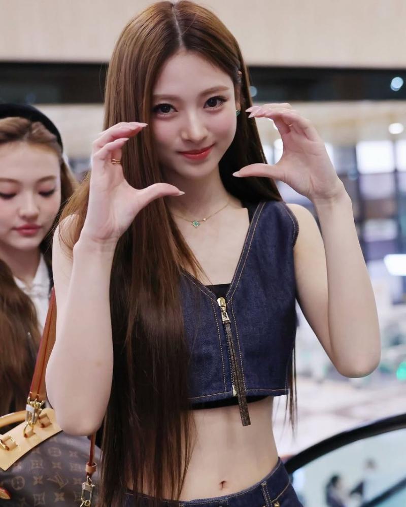 MEOVV (미야오) 안나