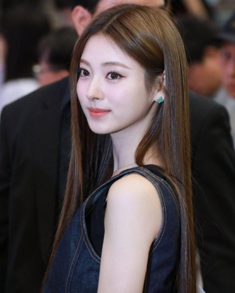 MEOVV (미야오) 안나