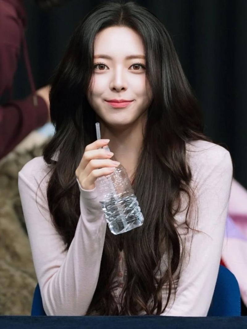 ITZY (있지) 유나