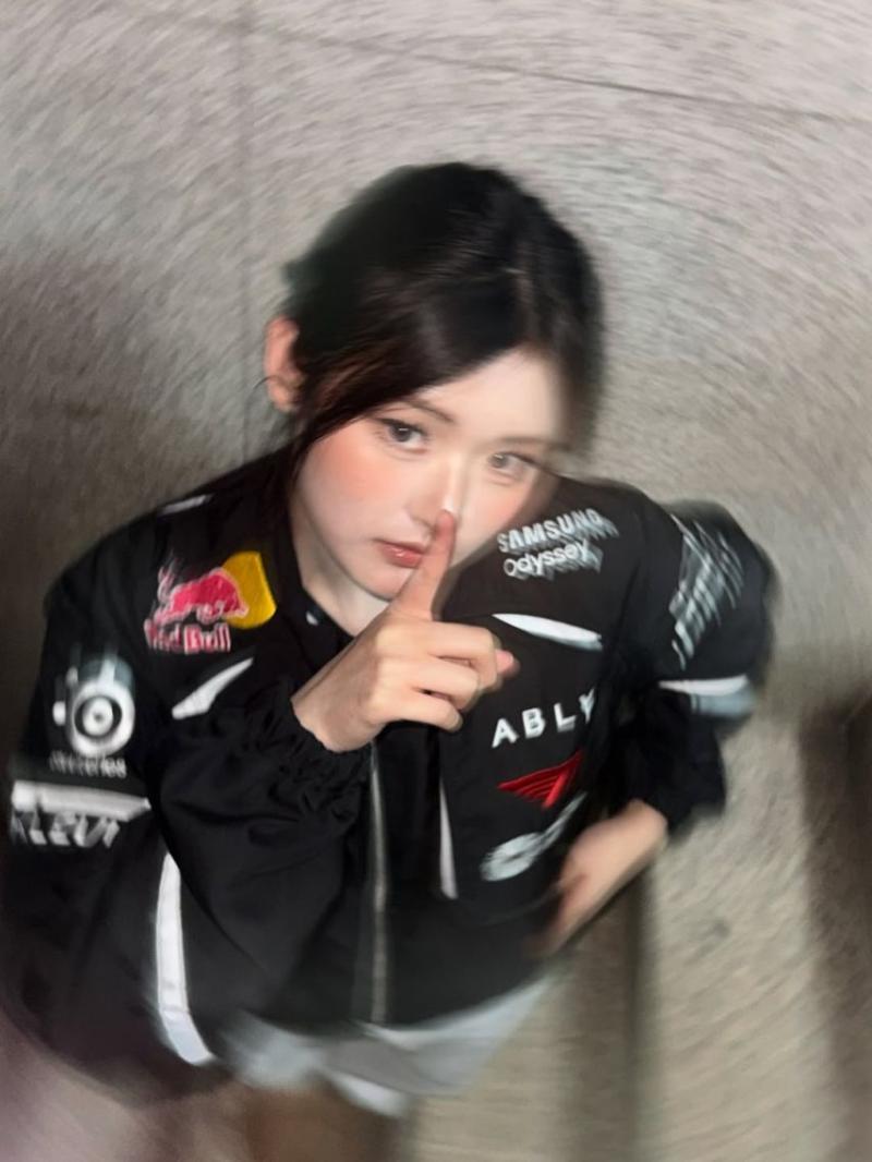 피프티피프티 아테나