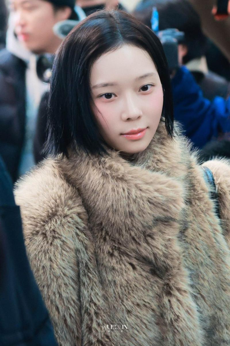 따뜻하게 입고 일본으로 출국하는 에스파 윈터