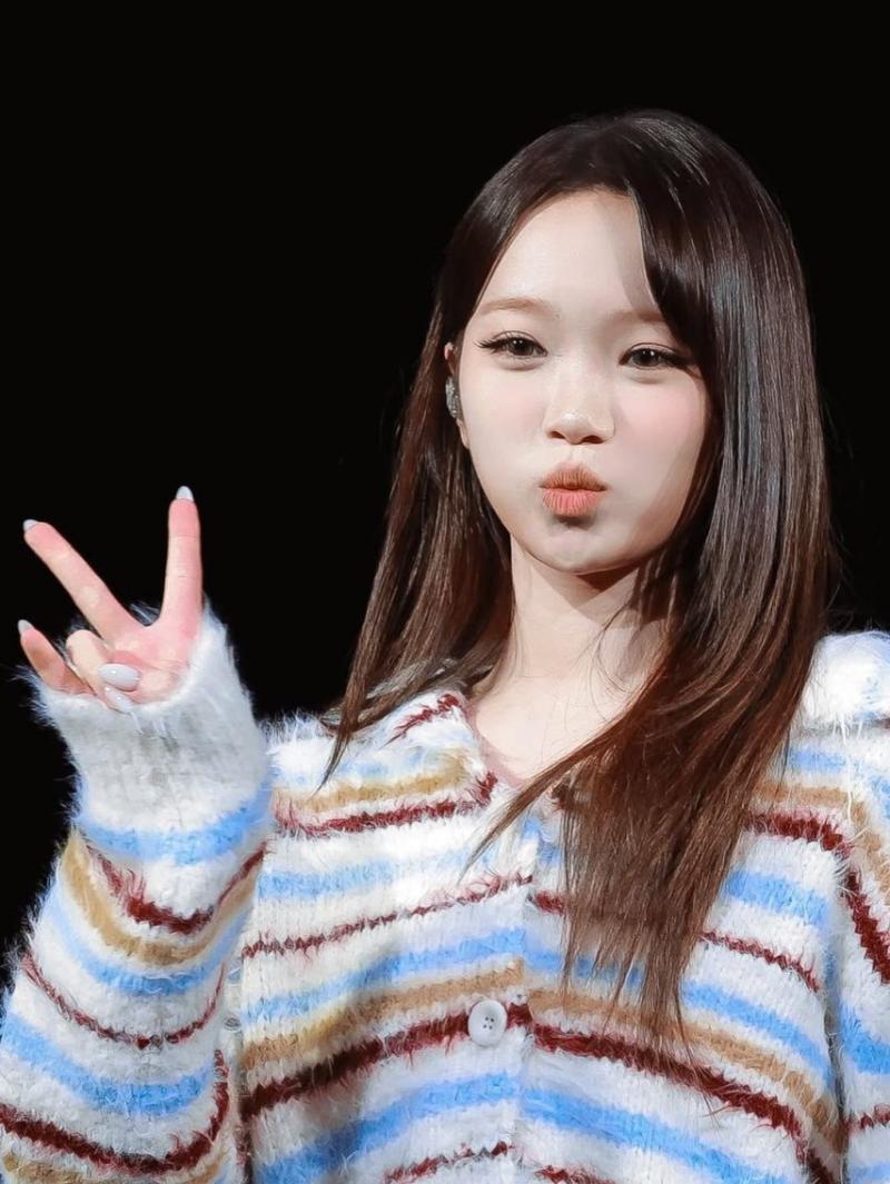LE SSERAFIM (르세라핌) 김채원