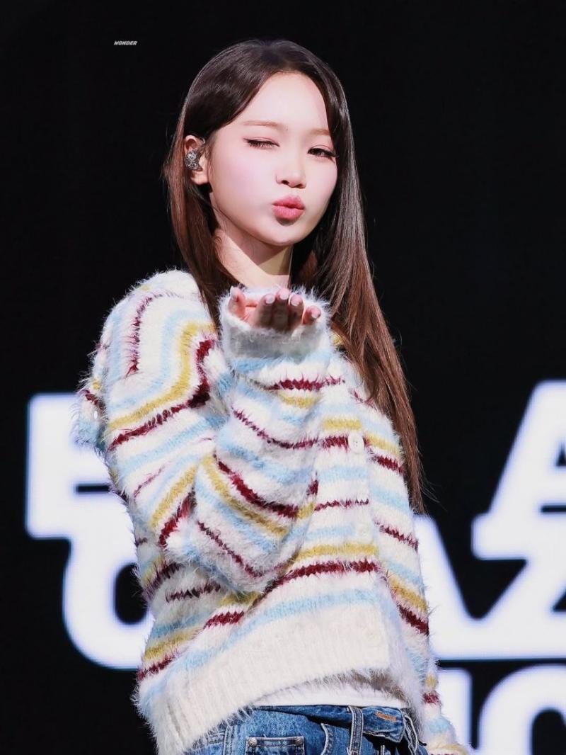 LE SSERAFIM (르세라핌) 김채원