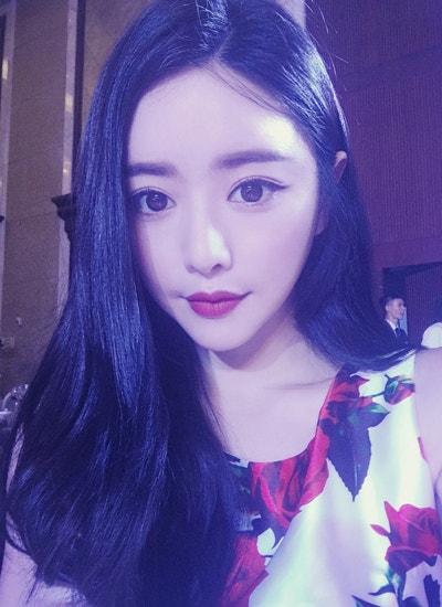 홍수아 변천사