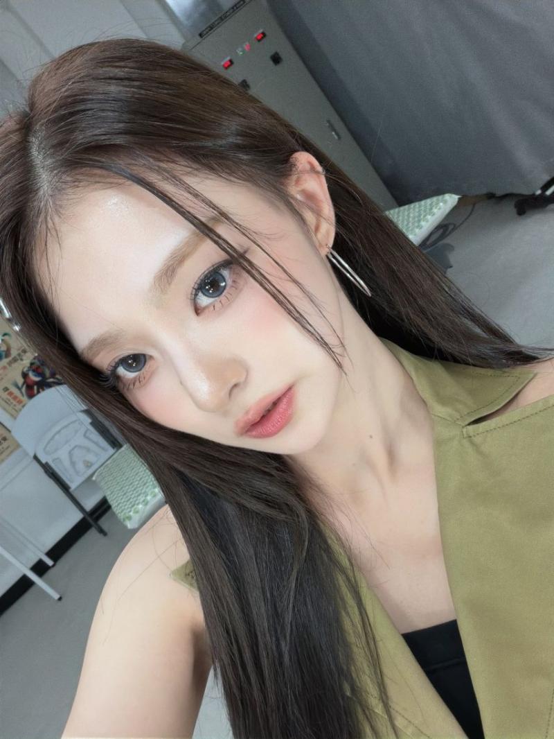 프로미스나인 이나경