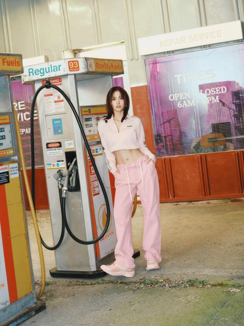 트와이스 모모 오니츠카 타이거