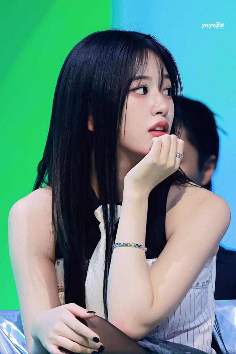 아이브 안유진