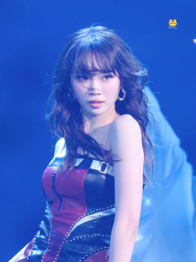 LE SSERAFIM (르세라핌) 김채원