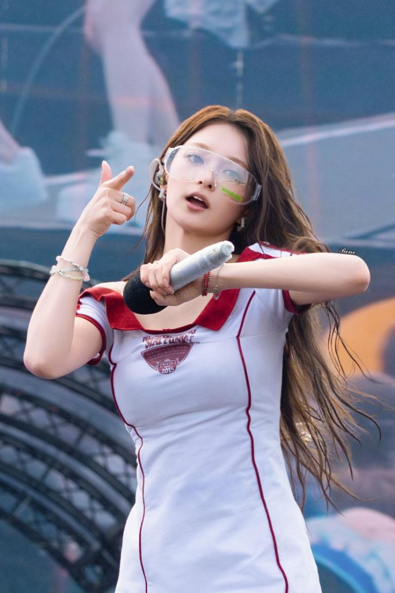 프로미스나인 이나경