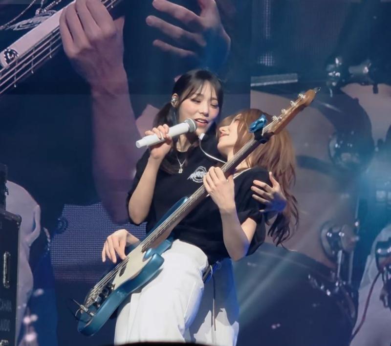 QWER 시연