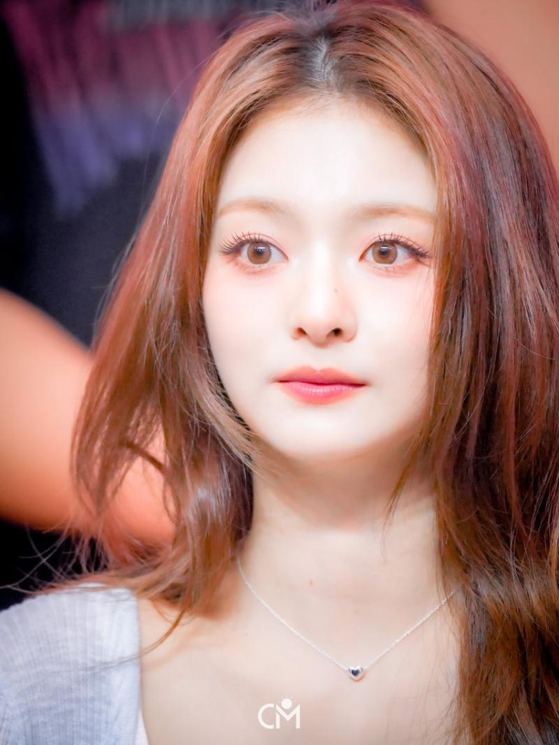 프로미스나인 이나경