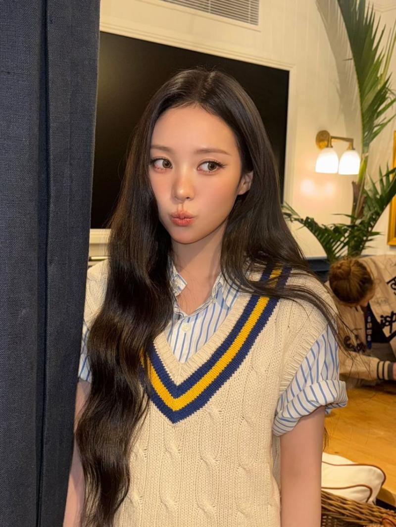MEOVV (미야오) 나린