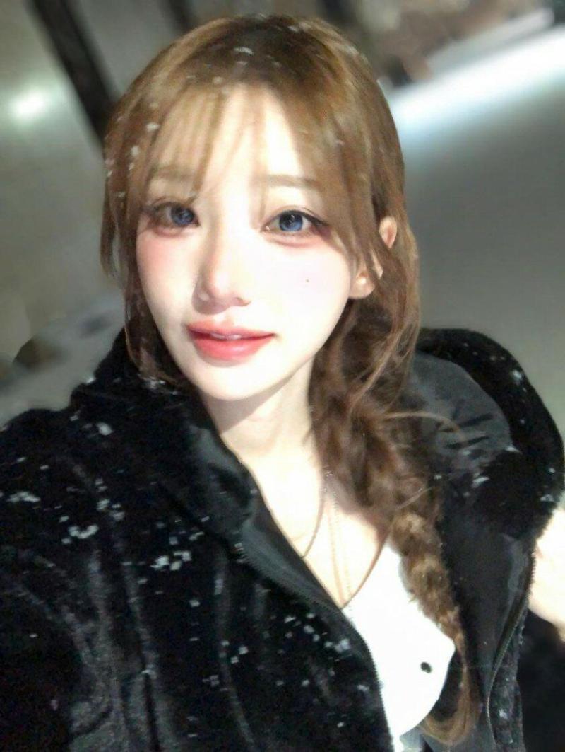 눈 맞는 QWER 마젠타